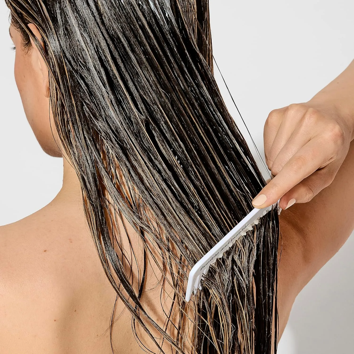 Bumble and bumble. Bond-Building Hair Repair Conditioner | For Damaged Hair | Color Safe | Anti Frizz   Adds Shine | Curly, Wavy, Straight